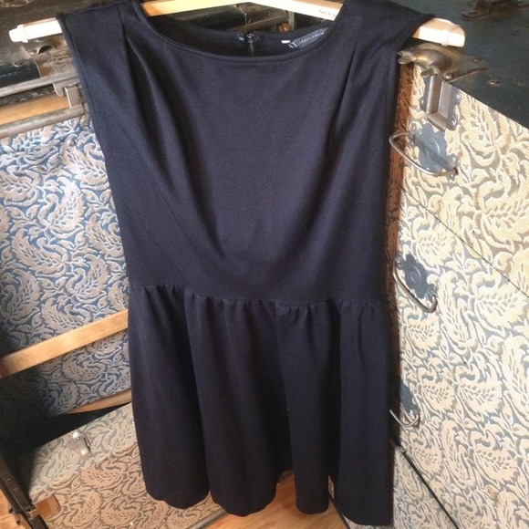 Armani Exchange black simple flow dress ta… - Picture 2 of 9
